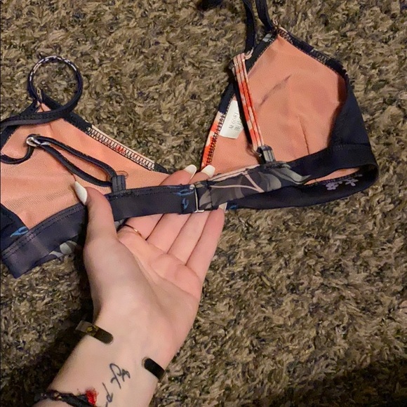 bikini top - Picture 2 of 2